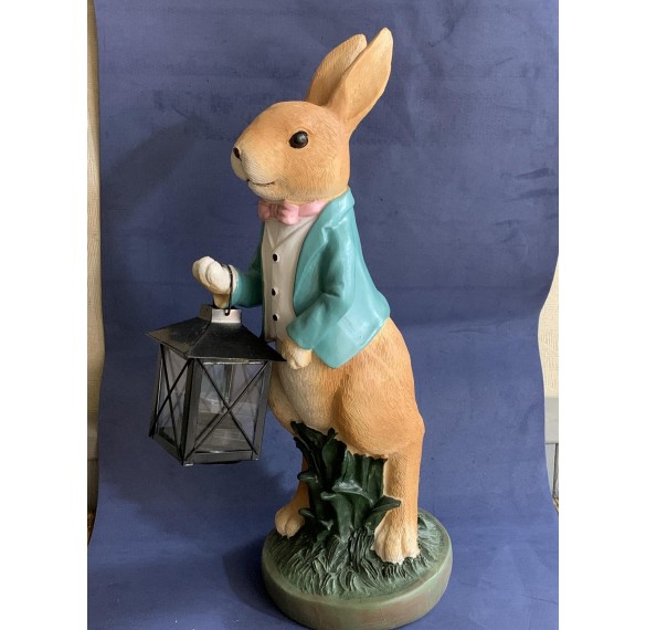 Кролик с фонарем